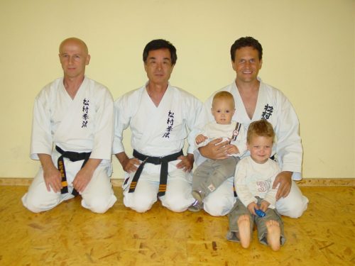 2008 Kuda Sensei in Thomas Dojo mit Charly, Bastien und Yannick